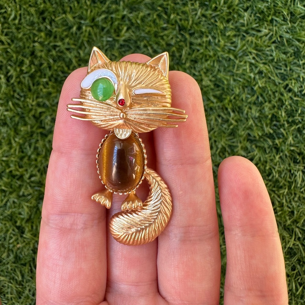Big Tail Cat Brooch Vintage Style - Picture 2 of 3